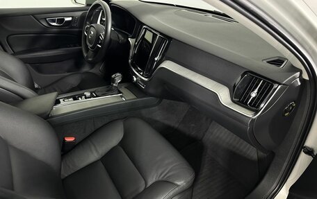 Volvo V60 Cross Country II, 2021 год, 3 900 000 рублей, 14 фотография