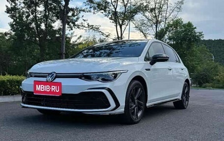 Volkswagen Golf VIII, 2022 год, 1 680 000 рублей, 1 фотография