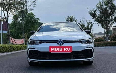 Volkswagen Golf VIII, 2022 год, 1 680 000 рублей, 2 фотография