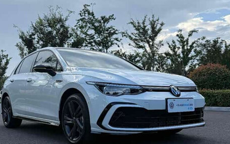 Volkswagen Golf VIII, 2022 год, 1 680 000 рублей, 3 фотография