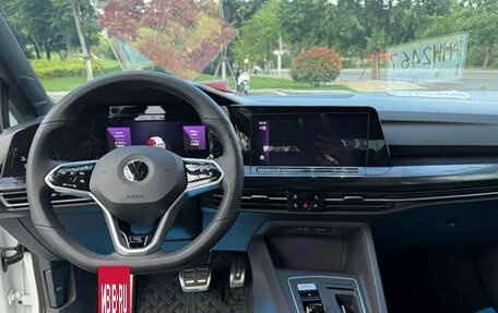 Volkswagen Golf VIII, 2022 год, 1 680 000 рублей, 7 фотография