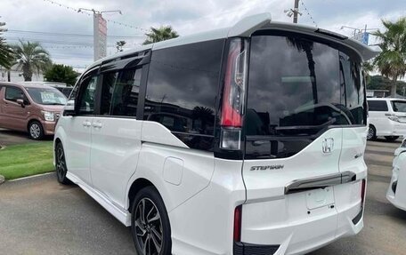 Honda Stepwgn IV, 2021 год, 1 900 000 рублей, 6 фотография