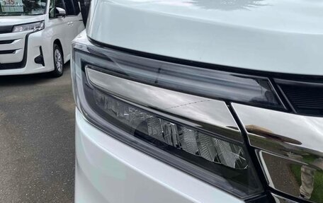 Honda Stepwgn IV, 2021 год, 1 900 000 рублей, 4 фотография