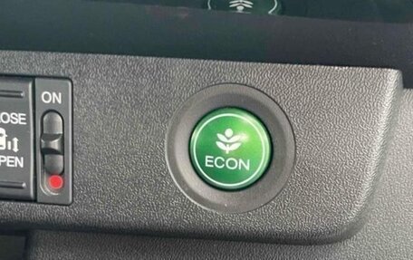 Honda Stepwgn IV, 2021 год, 1 900 000 рублей, 18 фотография