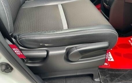 Honda Stepwgn IV, 2021 год, 1 900 000 рублей, 32 фотография