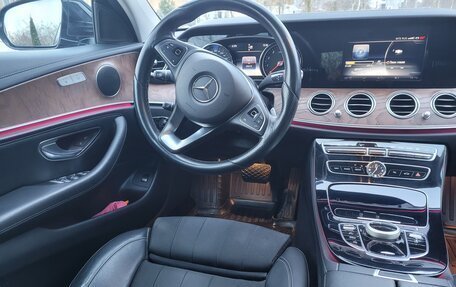 Mercedes-Benz E-Класс, 2016 год, 2 950 000 рублей, 10 фотография