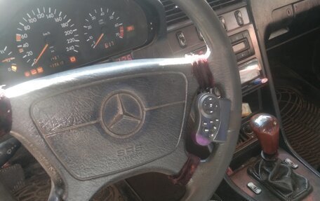 Mercedes-Benz C-Класс, 1997 год, 300 000 рублей, 5 фотография