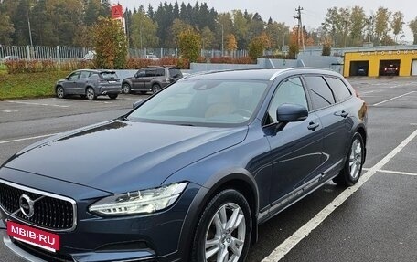 Volvo V90 Cross Country I рестайлинг, 2018 год, 3 350 000 рублей, 2 фотография