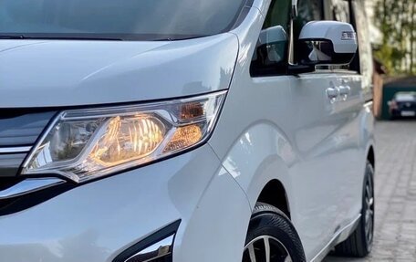 Honda Stepwgn IV, 2018 год, 1 790 000 рублей, 3 фотография