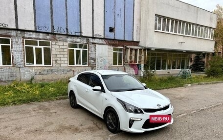 KIA Rio IV, 2019 год, 1 300 000 рублей, 3 фотография