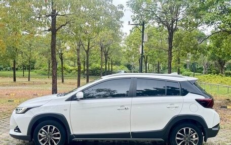 Toyota Yaris XP150 рестайлинг, 2022 год, 1 450 000 рублей, 4 фотография