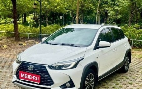 Toyota Yaris XP150 рестайлинг, 2022 год, 1 450 000 рублей, 3 фотография