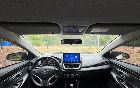 Toyota Yaris XP150 рестайлинг, 2022 год, 1 450 000 рублей, 13 фотография