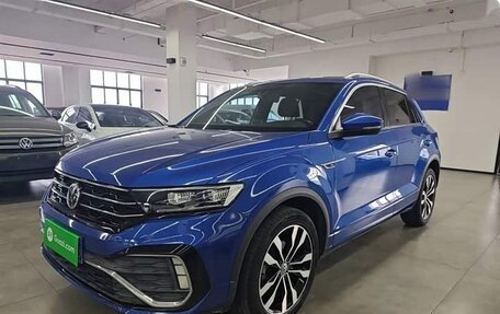 Volkswagen T-Roc I, 2022 год, 1 640 000 рублей, 1 фотография