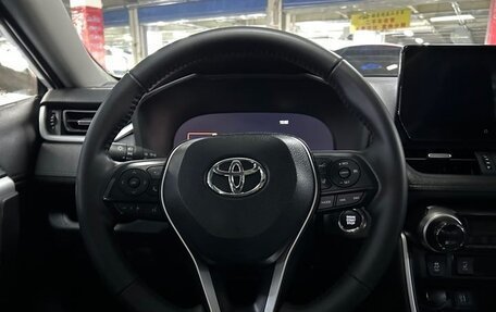 Toyota RAV4, 2022 год, 2 850 000 рублей, 14 фотография