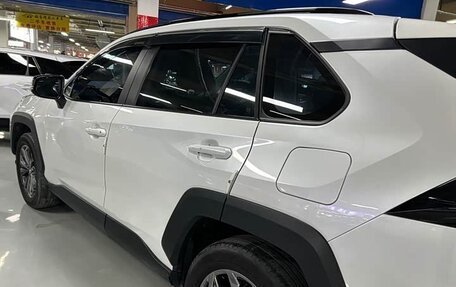 Toyota RAV4, 2022 год, 2 850 000 рублей, 17 фотография