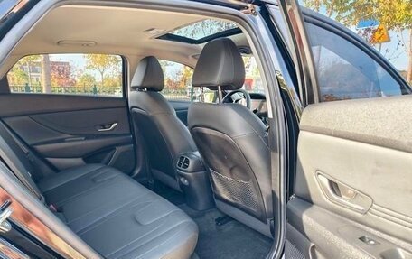 Hyundai Elantra, 2022 год, 1 820 000 рублей, 11 фотография