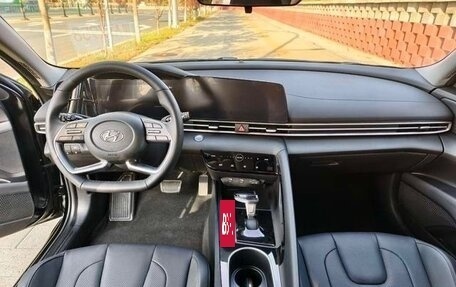 Hyundai Elantra, 2022 год, 1 820 000 рублей, 10 фотография