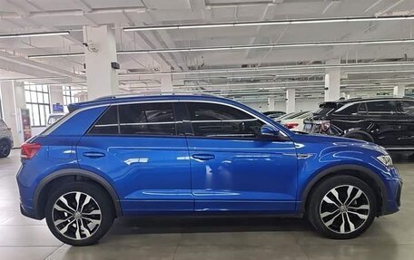 Volkswagen T-Roc I, 2022 год, 1 640 000 рублей, 3 фотография