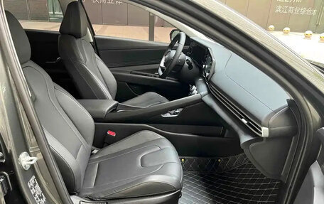 Hyundai Elantra, 2023 год, 1 050 000 рублей, 12 фотография