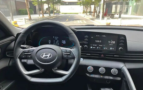 Hyundai Elantra, 2023 год, 1 050 000 рублей, 17 фотография