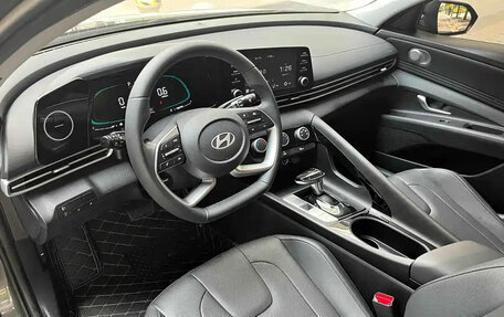 Hyundai Elantra, 2023 год, 1 050 000 рублей, 16 фотография