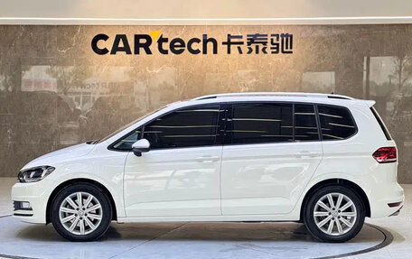 Volkswagen Touran III, 2022 год, 1 850 000 рублей, 7 фотография