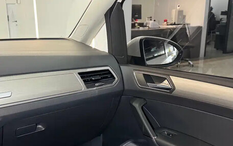 Volkswagen Touran III, 2022 год, 1 850 000 рублей, 17 фотография