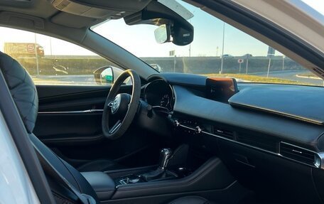 Mazda 3, 2021 год, 2 340 000 рублей, 21 фотография