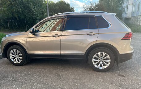 Volkswagen Tiguan II, 2017 год, 2 600 000 рублей, 3 фотография