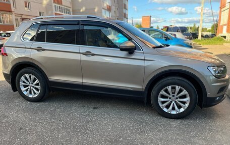 Volkswagen Tiguan II, 2017 год, 2 600 000 рублей, 4 фотография