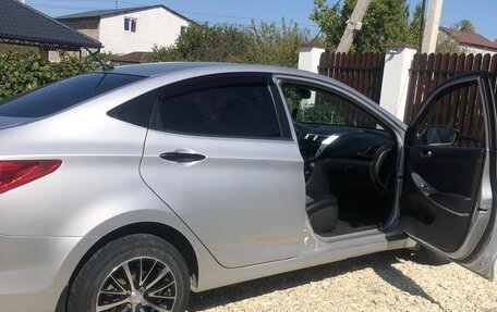 Hyundai Solaris II рестайлинг, 2014 год, 860 000 рублей, 5 фотография