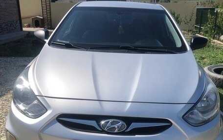 Hyundai Solaris II рестайлинг, 2014 год, 860 000 рублей, 4 фотография