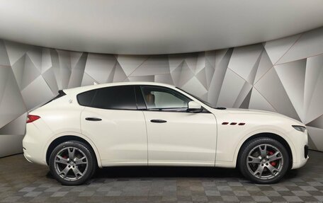 Maserati Levante I, 2016 год, 3 300 000 рублей, 6 фотография