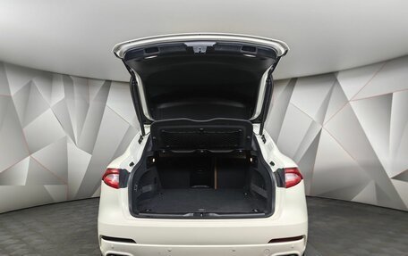 Maserati Levante I, 2016 год, 3 300 000 рублей, 11 фотография