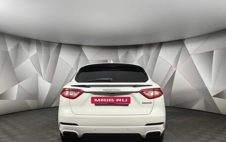 Maserati Levante I, 2016 год, 3 300 000 рублей, 8 фотография