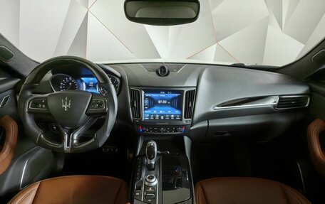 Maserati Levante I, 2016 год, 3 300 000 рублей, 13 фотография