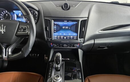 Maserati Levante I, 2016 год, 3 300 000 рублей, 14 фотография