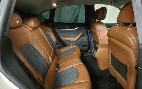 Maserati Levante I, 2016 год, 3 300 000 рублей, 15 фотография