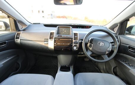 Toyota Prius, 2006 год, 590 000 рублей, 11 фотография
