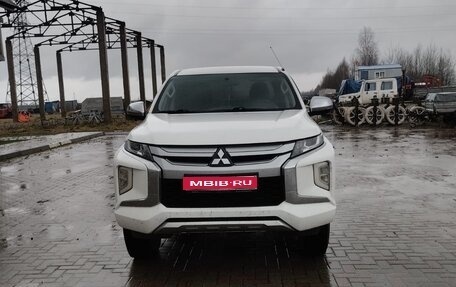 Mitsubishi L200 IV рестайлинг, 2021 год, 2 200 000 рублей, 1 фотография
