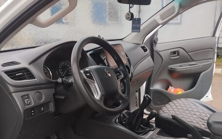 Mitsubishi L200 IV рестайлинг, 2021 год, 2 200 000 рублей, 6 фотография