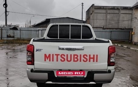 Mitsubishi L200 IV рестайлинг, 2021 год, 2 200 000 рублей, 5 фотография