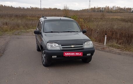 Chevrolet Niva I рестайлинг, 2004 год, 295 000 рублей, 2 фотография