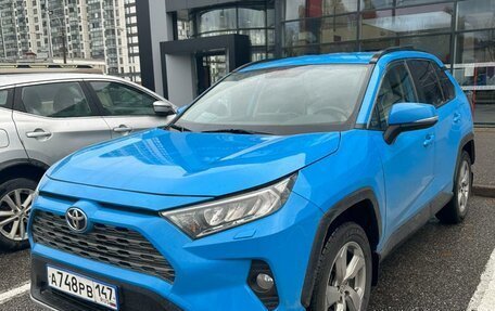Toyota RAV4, 2021 год, 2 899 000 рублей, 1 фотография