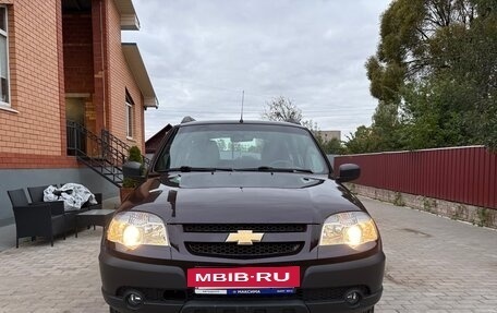 Chevrolet Niva I рестайлинг, 2018 год, 995 000 рублей, 12 фотография