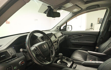 Honda Pilot III рестайлинг, 2017 год, 2 248 000 рублей, 16 фотография