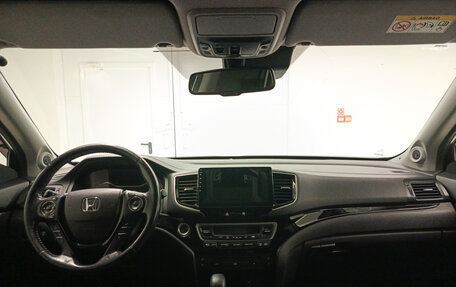 Honda Pilot III рестайлинг, 2017 год, 2 248 000 рублей, 14 фотография