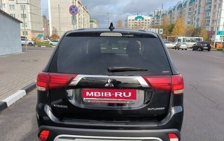 Mitsubishi Outlander III рестайлинг 3, 2020 год, 1 950 000 рублей, 4 фотография