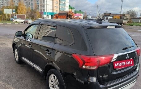 Mitsubishi Outlander III рестайлинг 3, 2020 год, 1 950 000 рублей, 5 фотография